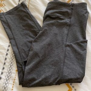 Lululemon grey crop leggings